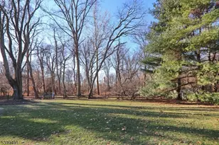 10 Red Maple Ln, Kenilworth, NJ 07033 - Photo 37