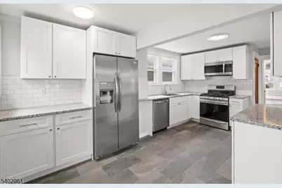 23 Tiffany Pl, Irvington, NJ 07111 - Photo 11