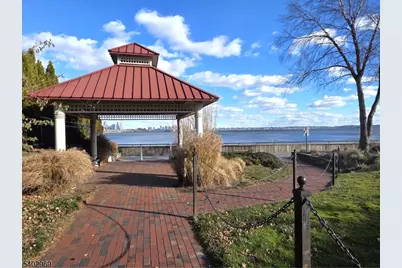 30 Freedomway #102, Jersey City, NJ 07305 - Photo 33