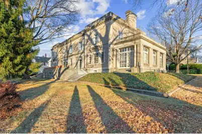 229 Ballantine Pkwy, Newark, NJ 07104 - Photo 1