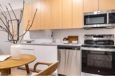 431 Dr Mlk Jr Blvd #323, East Orange, NJ 07018 - Photo 15