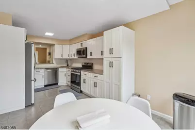 4 Tow Path Cres, Totowa, NJ 07512 - Photo 7