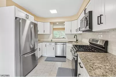 4 Tow Path Cres, Totowa, NJ 07512 - Photo 5