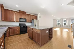 38 Bond St, North Brunswick Township, NJ 08902 - Photo 11