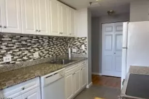 100 Old Palisade Rd1811, Fort Lee, NJ 07024 - Photo 7