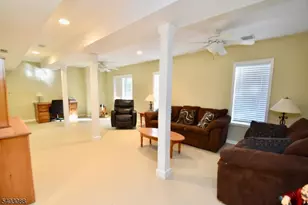 15 Heritage Ct, Jefferson Township, NJ 07438 - Photo 11