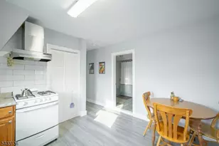 162 Glenwood Ave, Jersey City, NJ 07306 - Photo 33