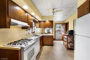 836 S Park Ave, Linden, NJ 07036 - Photo 7