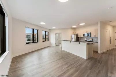 72 S Essex Ave #602, Orange, NJ 07050 - Photo 3