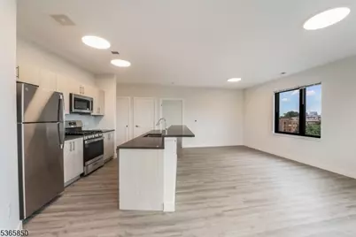 72 S Essex Ave #602, Orange, NJ 07050 - Photo 5