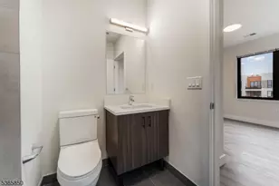 72 S Essex Ave, Orange, NJ 07050 - Photo 13