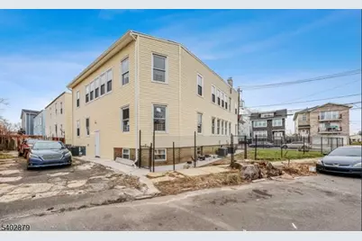 81 Wolcott Ter, Newark, NJ 07112 - Photo 19