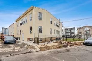 81 Wolcott Terrace, Newark, NJ 07112 - Photo 19