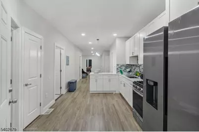 81 Wolcott Ter, Newark, NJ 07112 - Photo 11