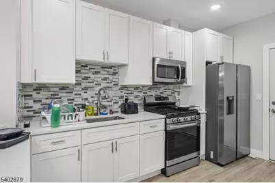 81 Wolcott Ter, Newark, NJ 07112 - Photo 9