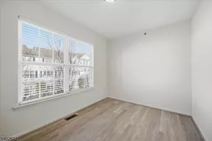 228 Windmill Ct, Lopatcong Township, NJ 08865 - Photo 29