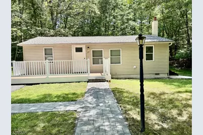 17 Eastbrook Ln, Hampton Township, NJ 07860 - Photo 3