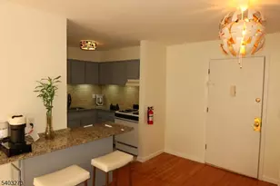 605 Grove St E9, Clifton, NJ 07013 - Photo 3