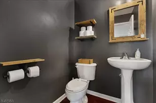 18 Marina Dr, Bayonne, NJ 07002 - Photo 15