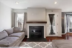 18 Marina Dr, Bayonne, NJ 07002 - Photo 9