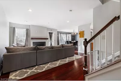 18 Marina Dr, Bayonne, NJ 07002 - Photo 7