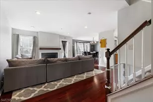 18 Marina Dr, Bayonne, NJ 07002 - Photo 7