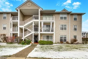 31 Lindsey Ct, Franklin Township, NJ 08823 - Photo 13