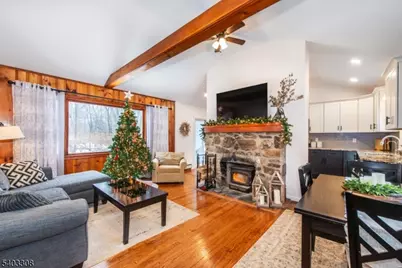 21 Mondamin Rd, Vernon, NJ 07422 - Photo 17