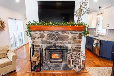 21 Mondamin Rd, Vernon, NJ 07422 - Photo 13