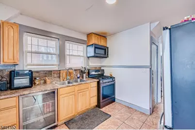 85 Hillcrest Ter, East Orange, NJ 07018 - Photo 15