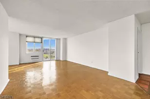 160 Overlook Ave, Hackensack, NJ 07601 - Photo 13