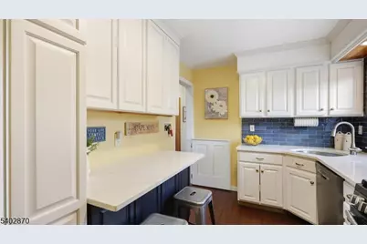 149 Severin Ct, Cranford Township, NJ 07016 - Photo 11