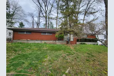 10 Shawnee Rd, Cranford Township, NJ 07016 - Photo 1