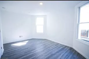 818 S 12th St, Newark, NJ 07108 - Photo 11