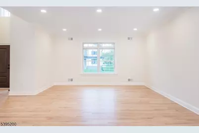 20 West Dr, Fairfield, NJ 07004 - Photo 19