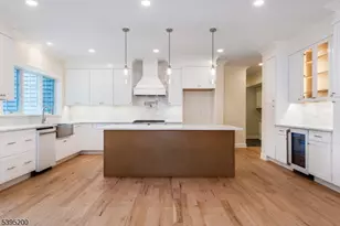 20 West Dr, Fairfield, NJ 07004 - Photo 9