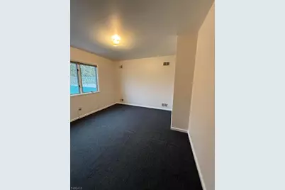 360 Ridge Rd, Lyndhurst Township, NJ 07071 - Photo 5