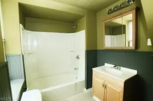 295 Franklin St, Bloomfield, NJ 07003 - Photo 3