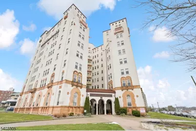 400 Deal Lake Dr #2L, Asbury Park City, NJ 07712 - Photo 3