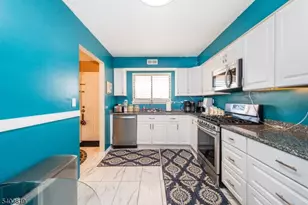 107 Nightingale Ct, Old Bridge Township, NJ 08857 - Photo 5