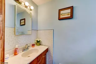 113 Berwick St, Raritan, NJ 08869 - Photo 5