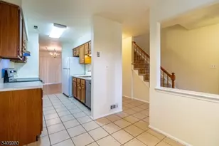 76 Stanwick Ct, Franklin Township, NJ 08873 - Photo 5