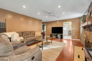 32 Overlook Rd, West Milford, NJ 07480 - Photo 11