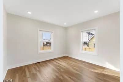 306 Carnegie Pl, Union Township, NJ 07088 - Photo 9