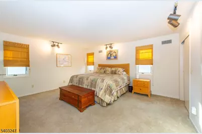 24 Malcolm Ct, Clifton, NJ 07013 - Photo 11