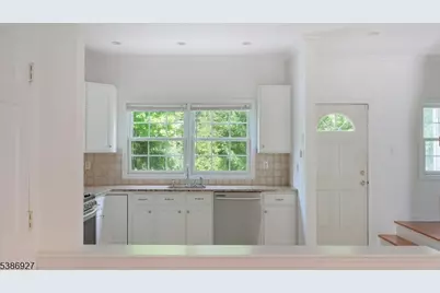 16 Riga Ct, Scotch Plains Township, NJ 07076 - Photo 11