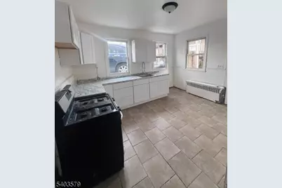 9 Sparrow St, Paterson, NJ 07524 - Photo 7