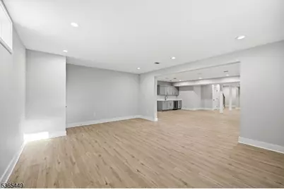 8 Montgomery Rd, Livingston, NJ 07039 - Photo 35