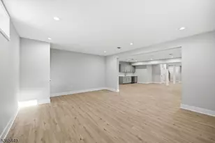 8 Montgomery Rd, Livingston, NJ 07039 - Photo 35