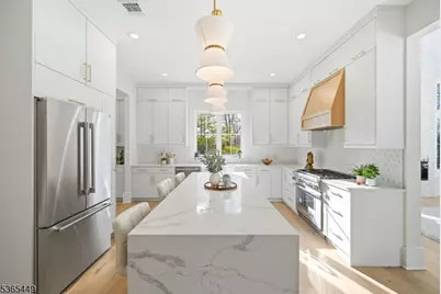 8 Montgomery Rd, Livingston, NJ 07039 - Photo 9